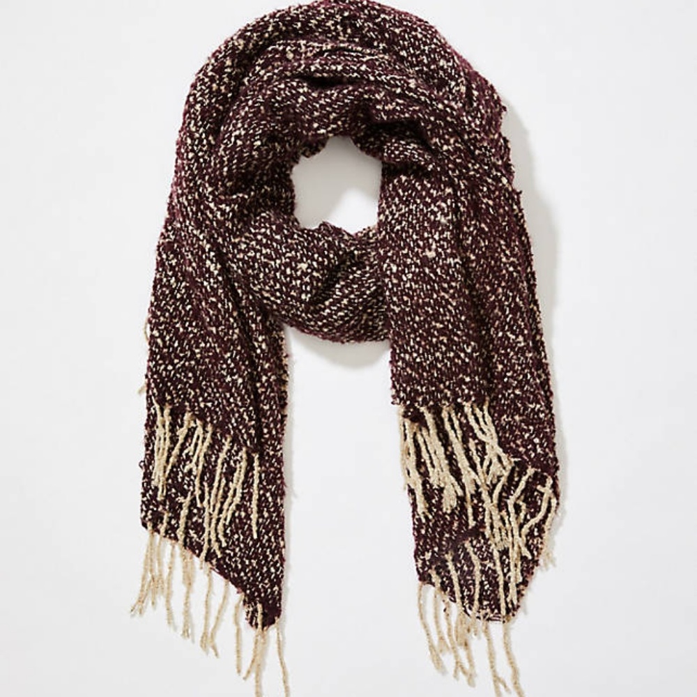 New‎ with Tags LOFT Women's Fringe Boucle Scarf